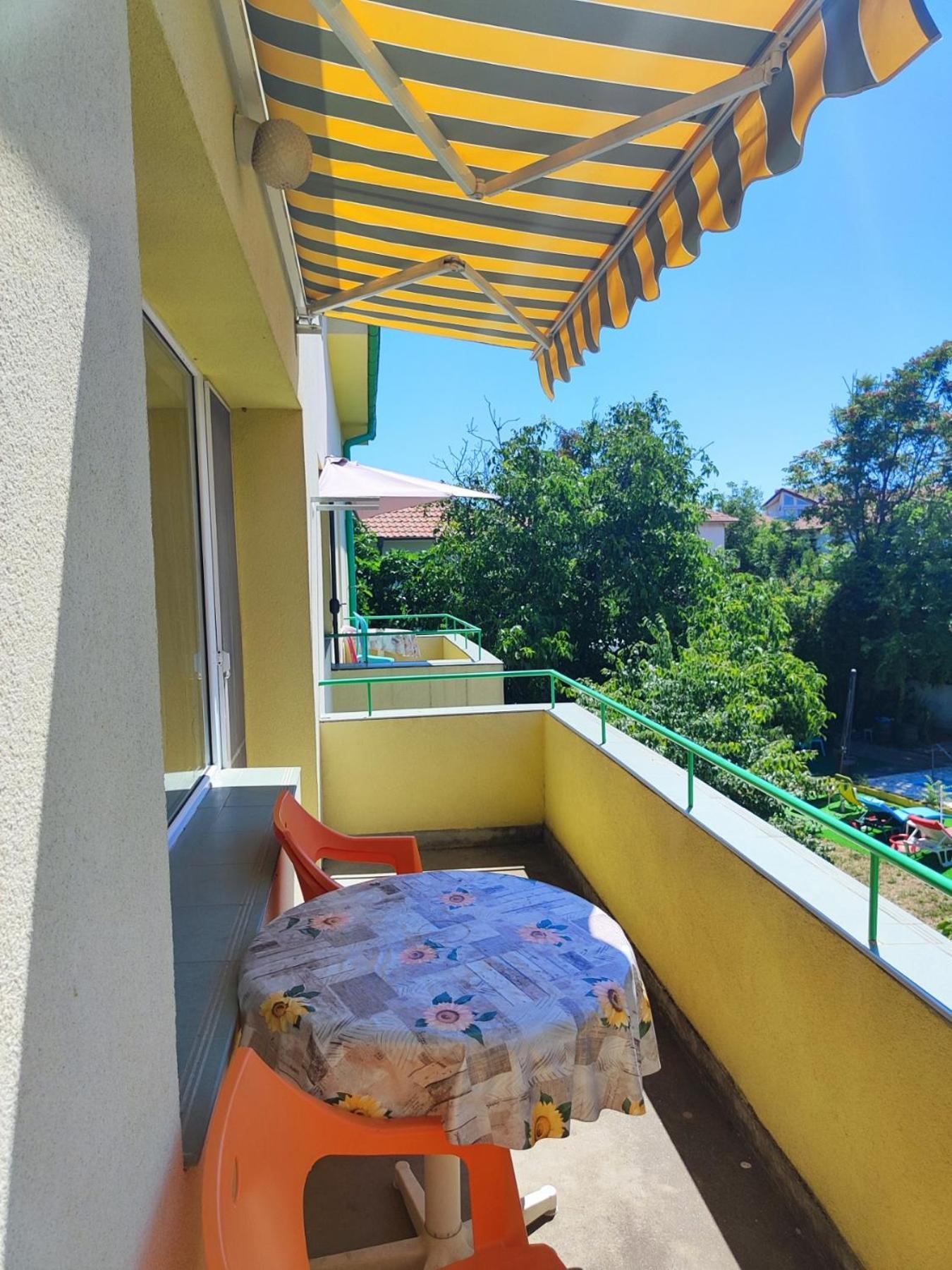 Hotel Jacky's House Černomorec Exteriér fotografie